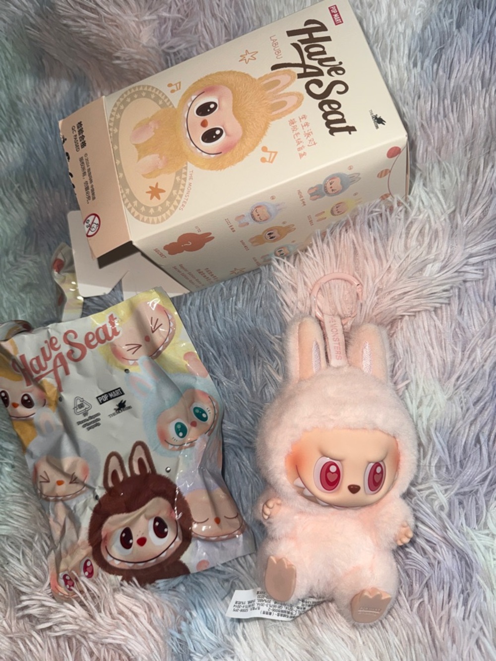 Pop Mart Labubu  Have A Seat- DADA Pink Cream